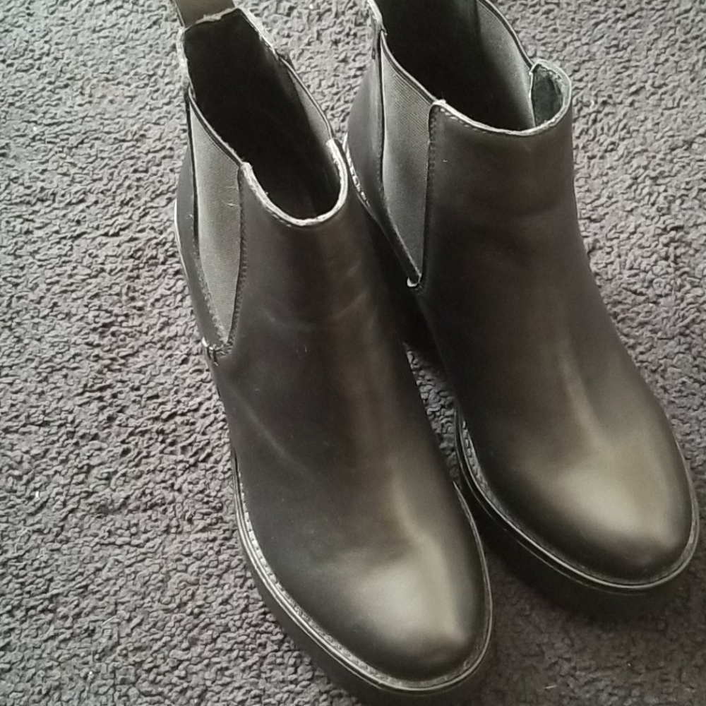 Women heel boots